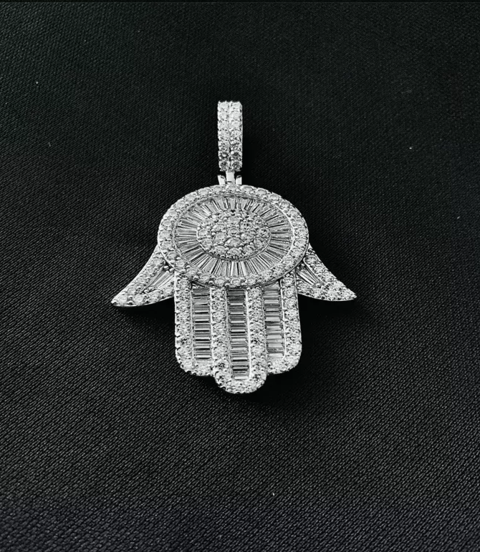 High Quality Fashion Zircon Inlaid Hand Pendant With Flowers